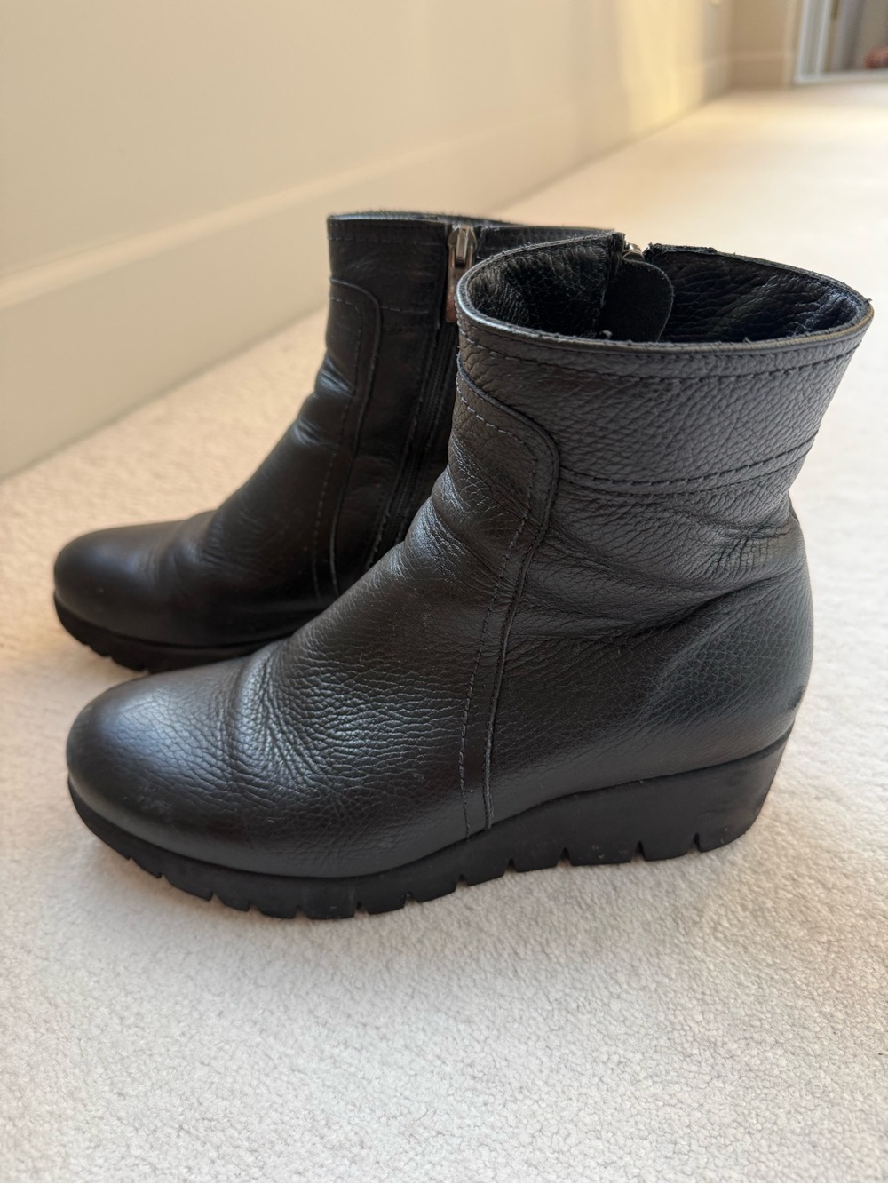 La Canadienne Women’s Leather Boots